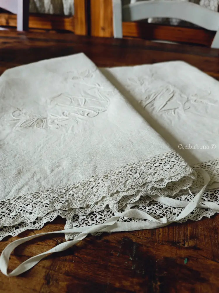 Coppia di federe antiche ricamate in lino “Corredo di Angiolina” biancheria antica per la casa