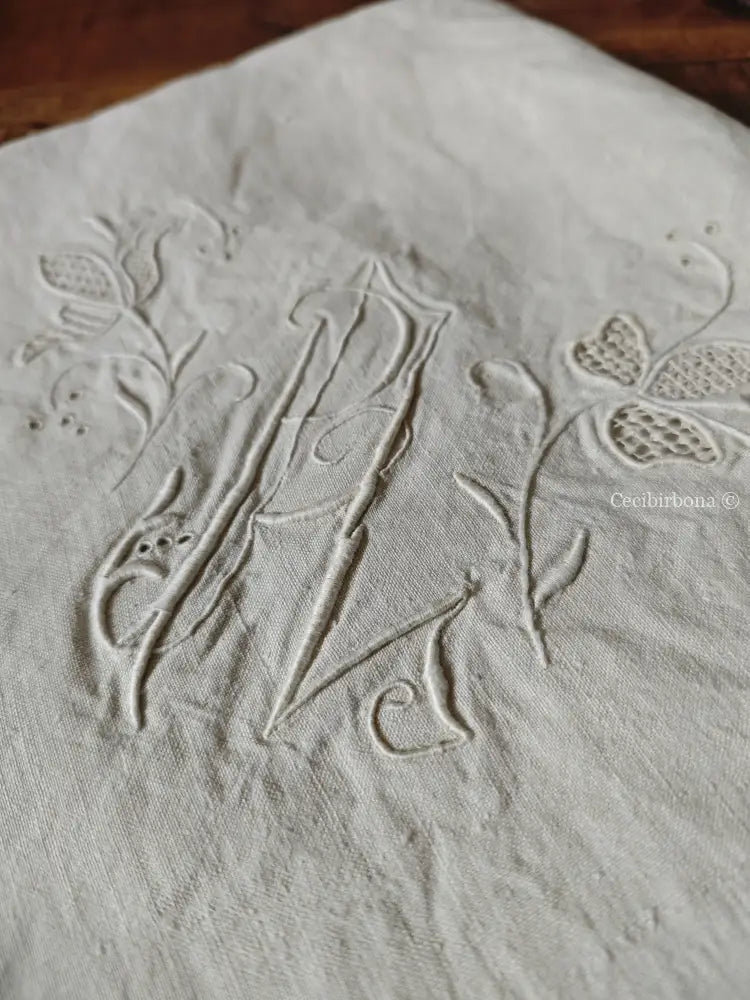 Coppia di federe antiche ricamate in lino “Corredo di Angiolina” biancheria antica per la casa