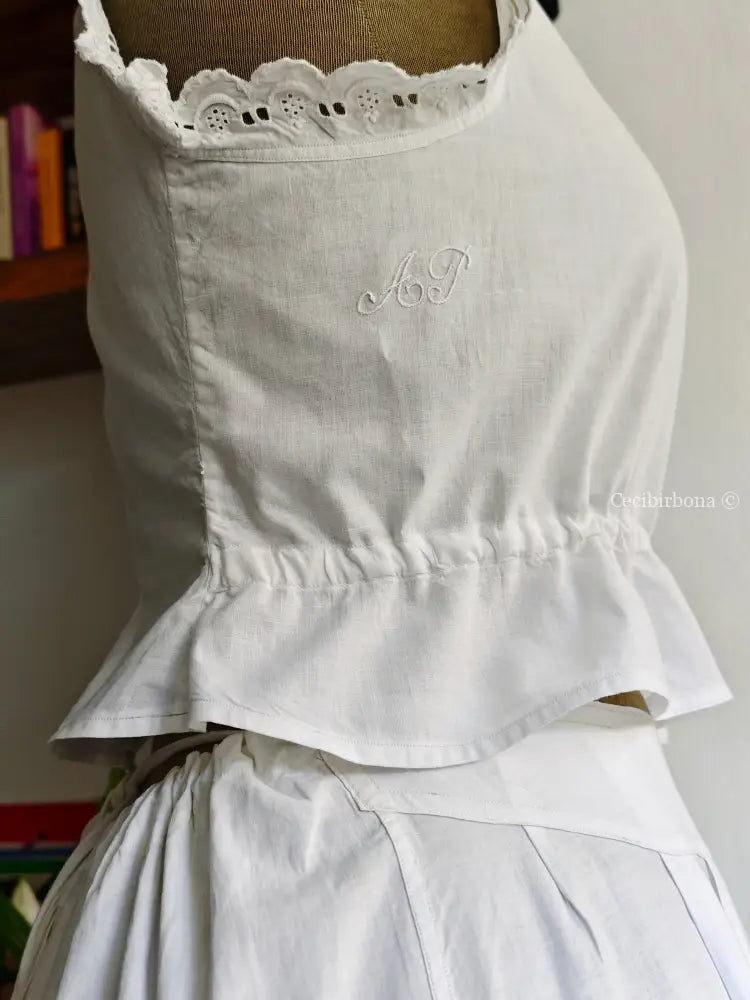 Corpetto antico ricamato “Corredo di Angiolina” camicia donna