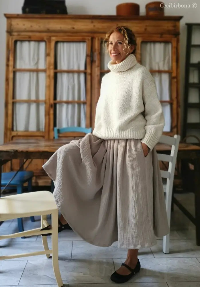 DISPONIBILE IN PREORDINE Gonna in mussola di cotone beige con cinturino elastico e tasche gonna donna