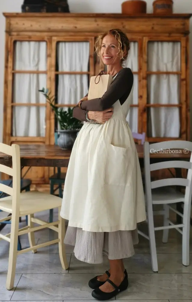 DISPONIBILE IN PREORDINE Gonna in mussola di cotone beige con cinturino elastico e tasche gonna donna