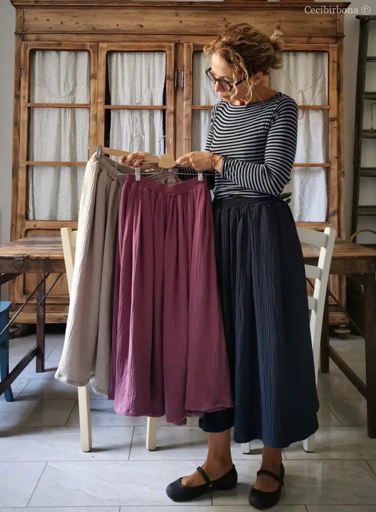 DISPONIBILE IN PREORDINE Gonna in mussola di cotone blu con cinturino elastico e tasche gonna donna