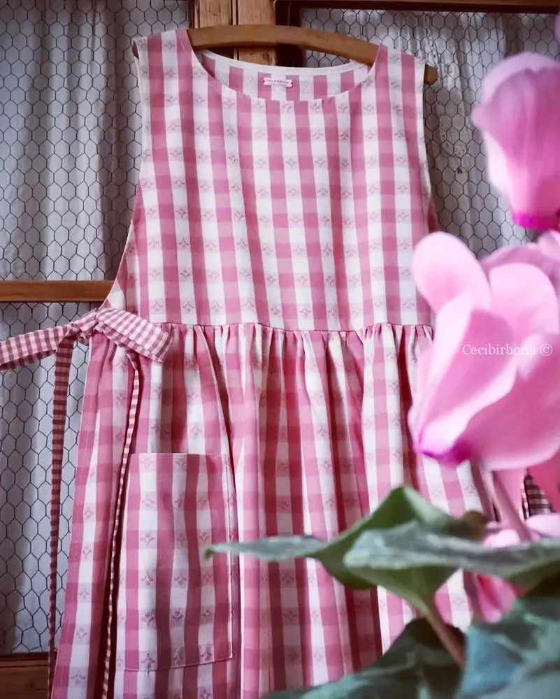 DISPONIBILE IN PREORDINE Grembiule da cucina in cotone a quadri rosa (Rif. 83) grembiule donna tessuti moderni