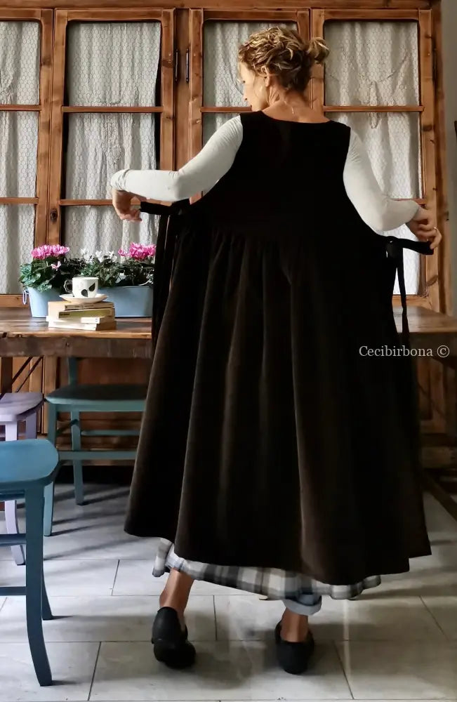 DISPONIBILE IN PREORDINE Grembiule in velluto marrone (Ref. 70) grembiule donna tessuti moderni