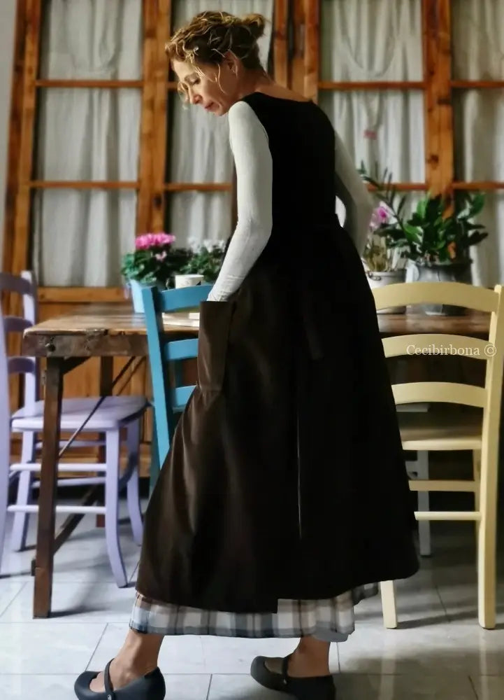 DISPONIBILE IN PREORDINE Grembiule in velluto marrone (Ref. 70) grembiule donna tessuti moderni