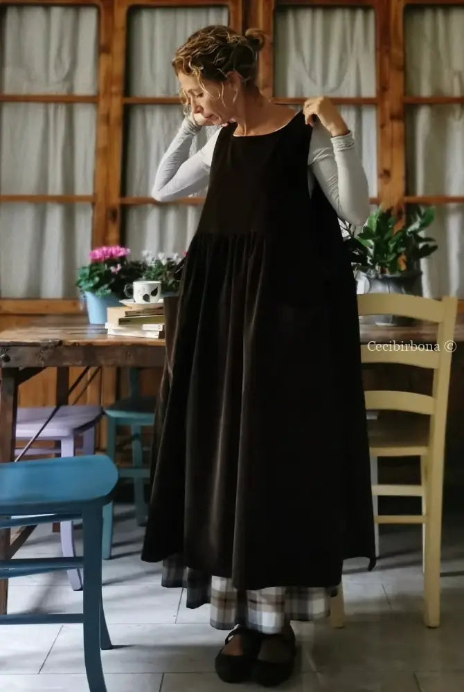 DISPONIBILE IN PREORDINE Grembiule in velluto marrone (Ref. 70) grembiule donna tessuti moderni