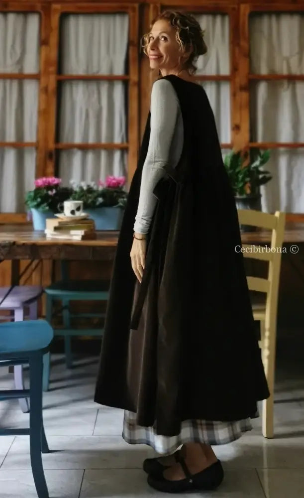 DISPONIBILE IN PREORDINE Grembiule in velluto marrone (Ref. 70) grembiule donna tessuti moderni