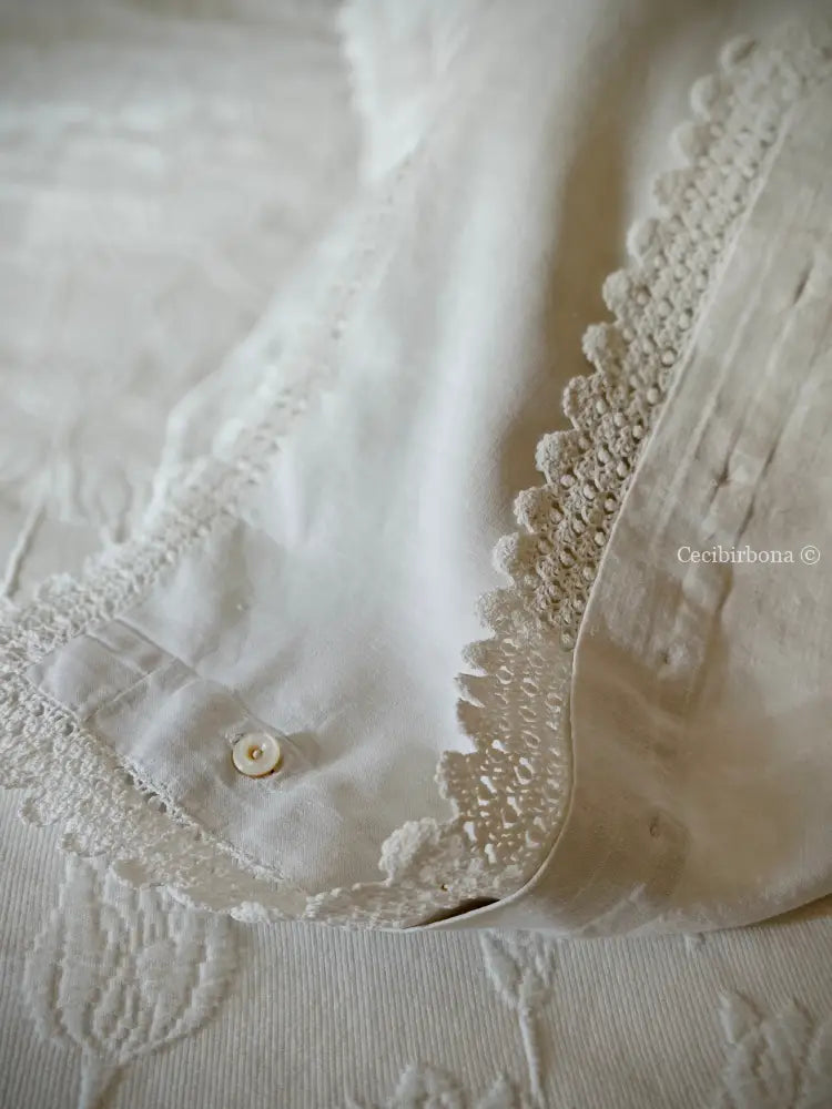 Federe in lino antico con monogramma RV e bordo all’uncinetto biancheria antica per la casa