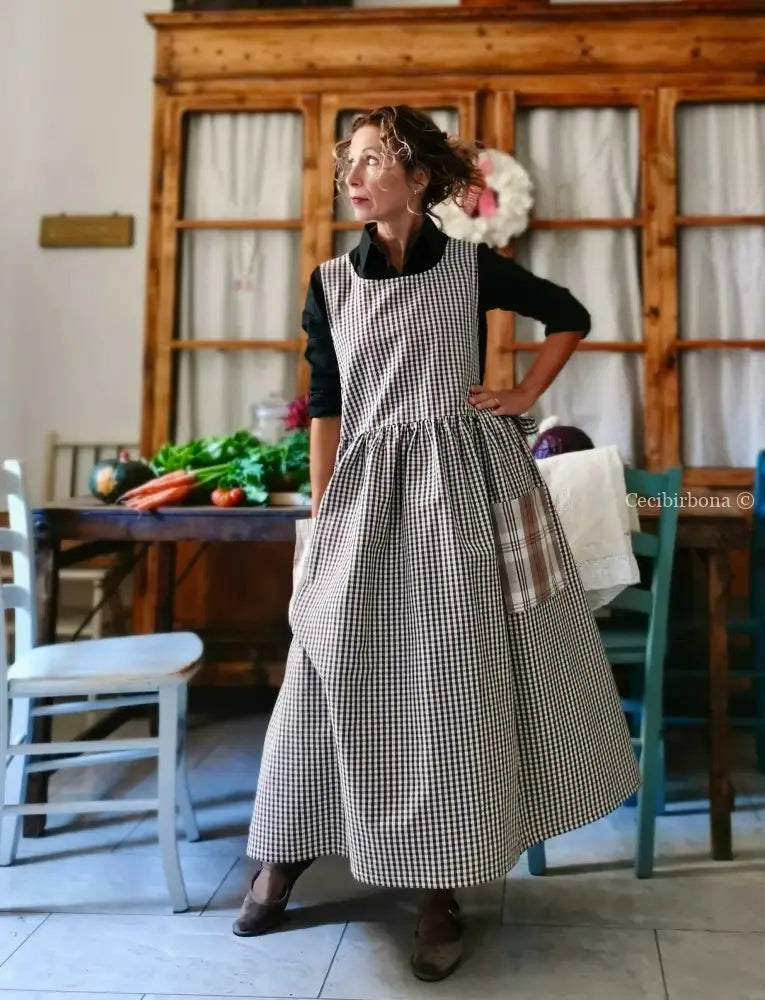 Grembiule a quadrettini marroni (Ref. 438) grembiule donna tessuti moderni