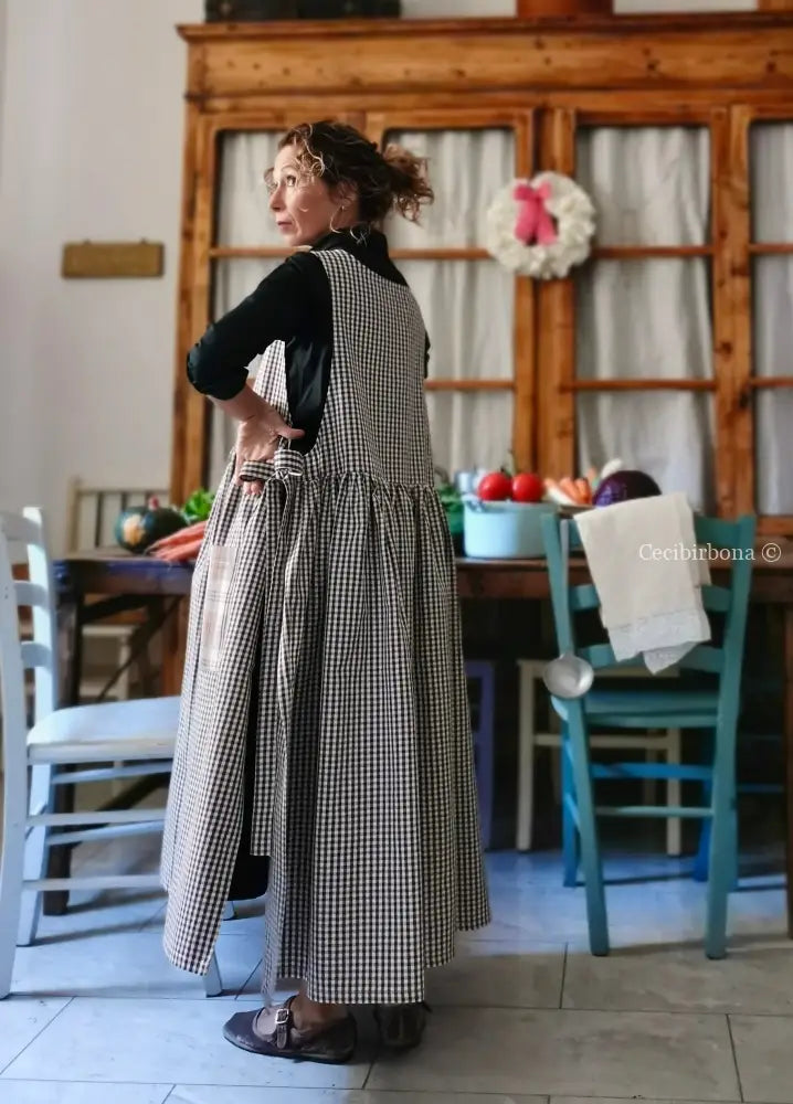 Grembiule a quadrettini marroni (Ref. 438) grembiule donna tessuti moderni