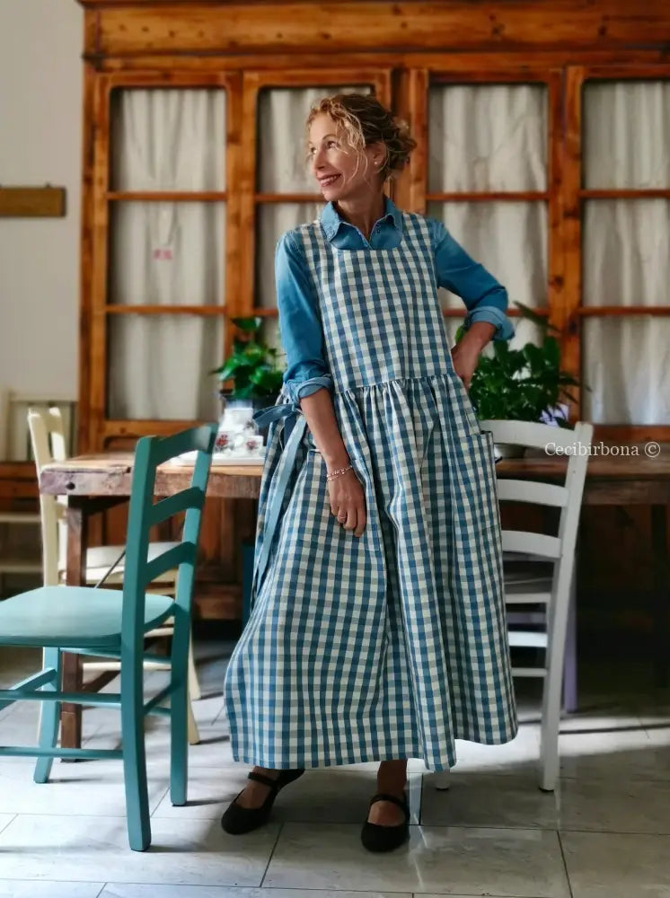 Grembiule a quadri azzurro polveroso (Ref. 398) grembiule donna tessuti moderni