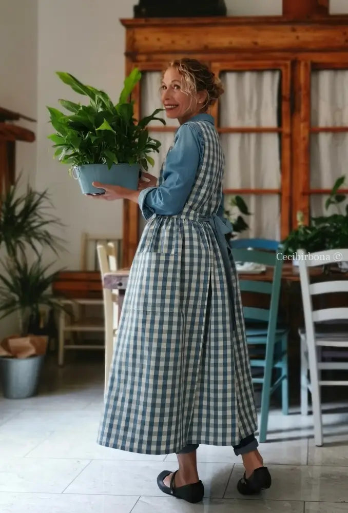 Grembiule a quadri azzurro polveroso (Ref. 398) grembiule donna tessuti moderni