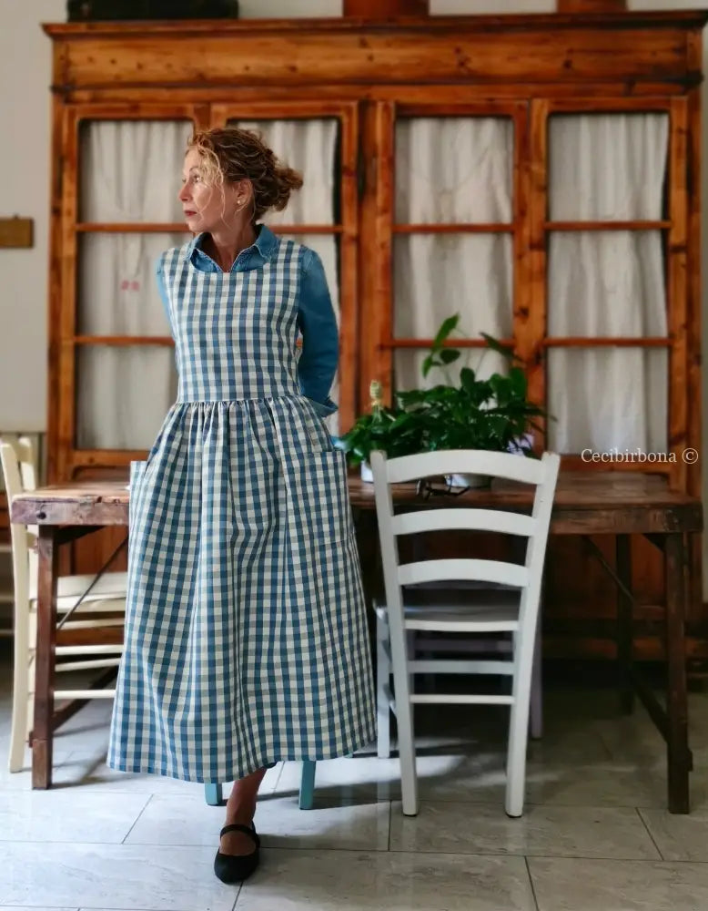 Grembiule a quadri azzurro polveroso (Ref. 398) grembiule donna tessuti moderni