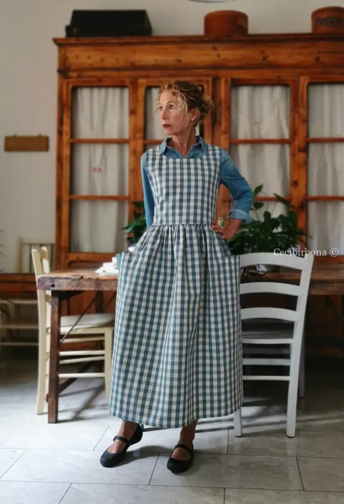 Grembiule a quadri azzurro polveroso (Ref. 398) grembiule donna tessuti moderni