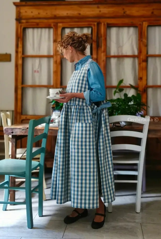 Grembiule a quadri azzurro polveroso (Ref. 398) grembiule donna tessuti moderni