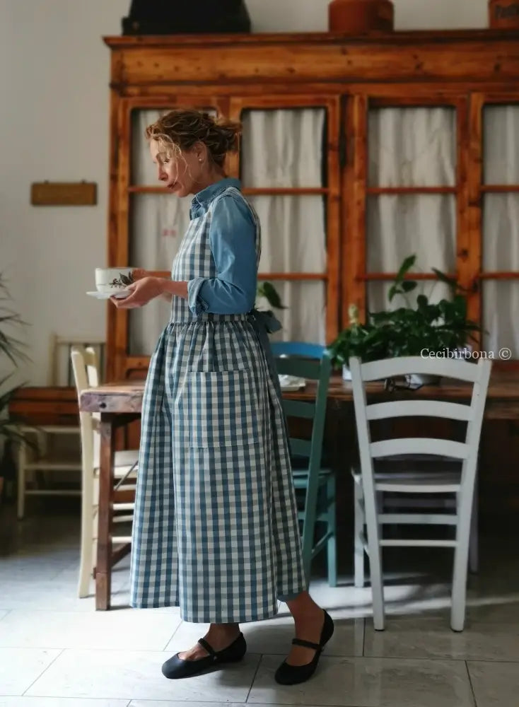 Grembiule a quadri azzurro polveroso (Ref. 398) grembiule donna tessuti moderni