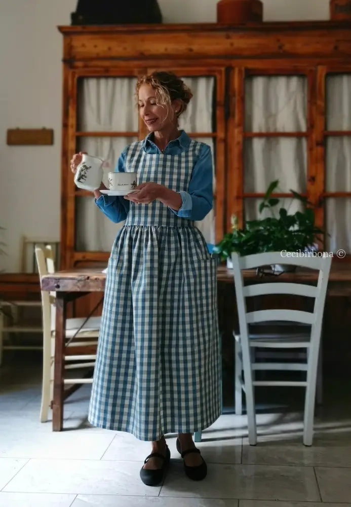 Grembiule a quadri azzurro polveroso (Ref. 398) grembiule donna tessuti moderni