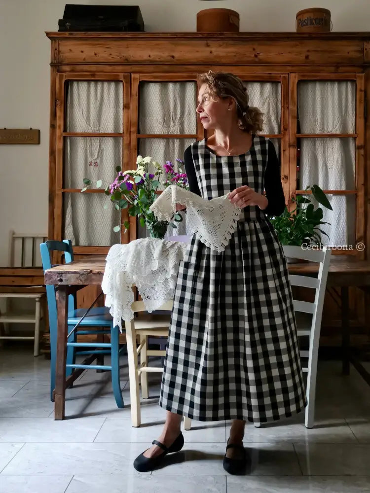 Grembiule a quadri neri (Ref. 396) grembiule donna tessuti moderni