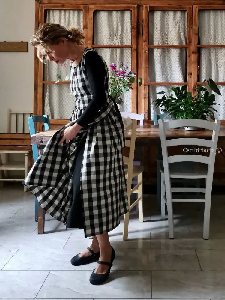 Grembiule a quadri neri (Ref. 396) grembiule donna tessuti moderni