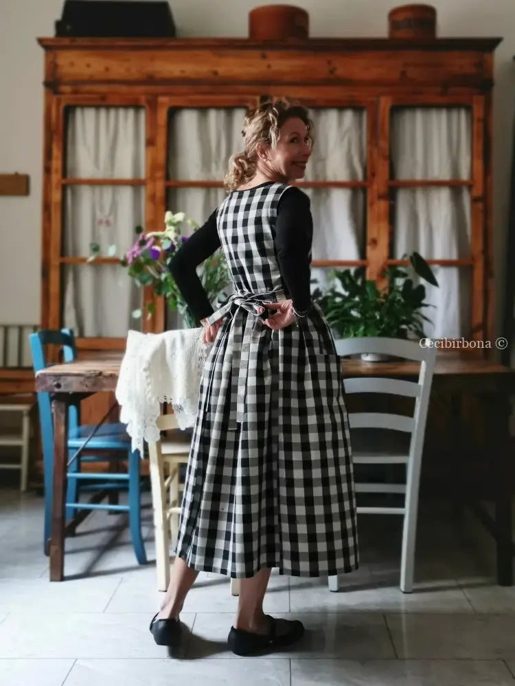 Grembiule a quadri neri (Ref. 396) grembiule donna tessuti moderni