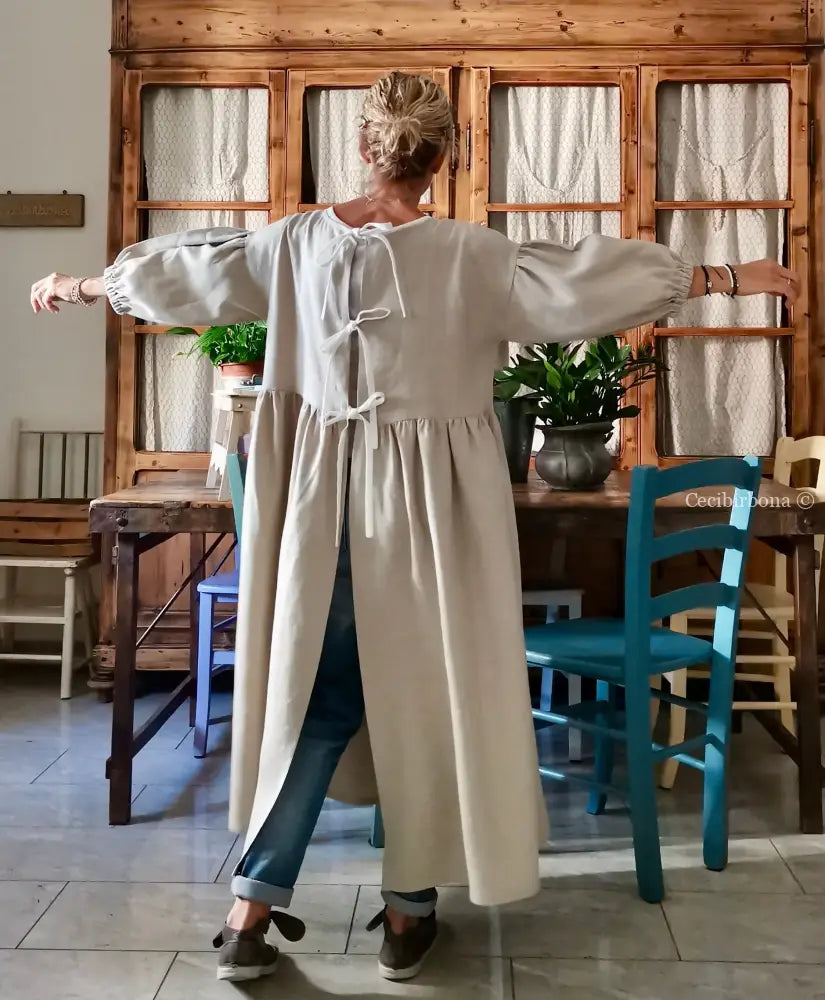 Grembiule abito con maniche e apertura posteriore (Ref. 307) grembiule donna tessuti moderni