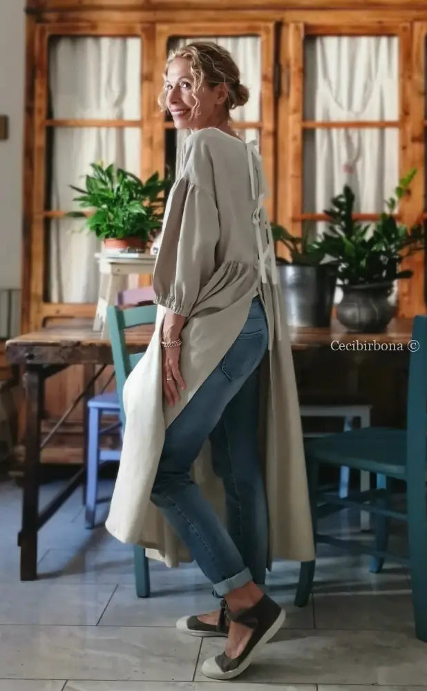 Grembiule abito con maniche e apertura posteriore (Ref. 307) grembiule donna tessuti moderni