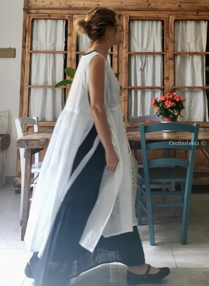 Grembiule abito in garza bianca ricamata (Ref. 30) grembiule donna tessuti moderni