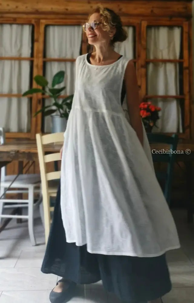 Grembiule abito in garza bianca ricamata (Ref. 30) grembiule donna tessuti moderni