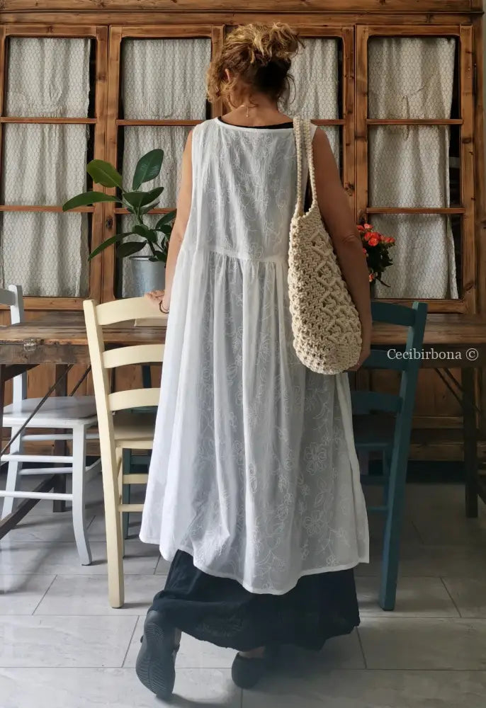 Grembiule abito in garza bianca ricamata (Ref. 30) grembiule donna tessuti moderni