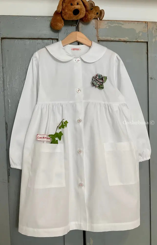 Grembiule bianco collo tondo bouquet di fiori per scuola materna ed elementare - grembiulino asilo ed elementari per