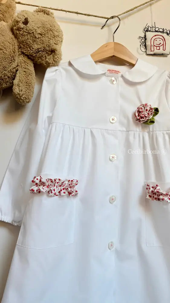 Grembiule bianco per asilo con rouches e fiore - grembiule asilo bimba