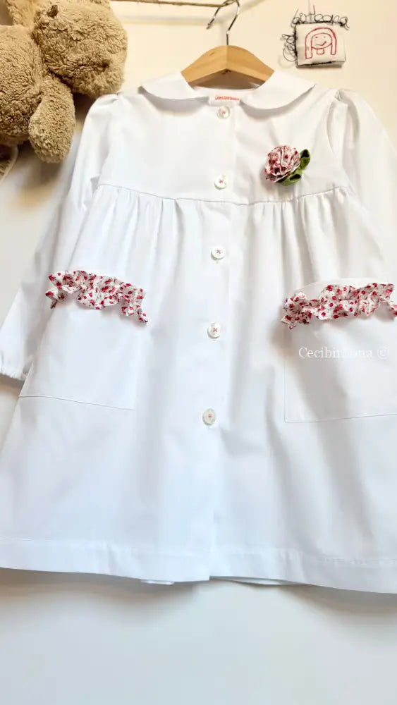 Grembiule bianco per asilo con rouches e fiore - grembiule asilo bimba