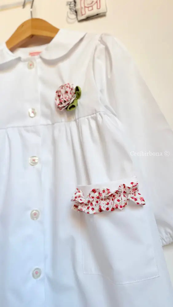 Grembiule bianco per asilo con rouches e fiore - grembiule asilo bimba