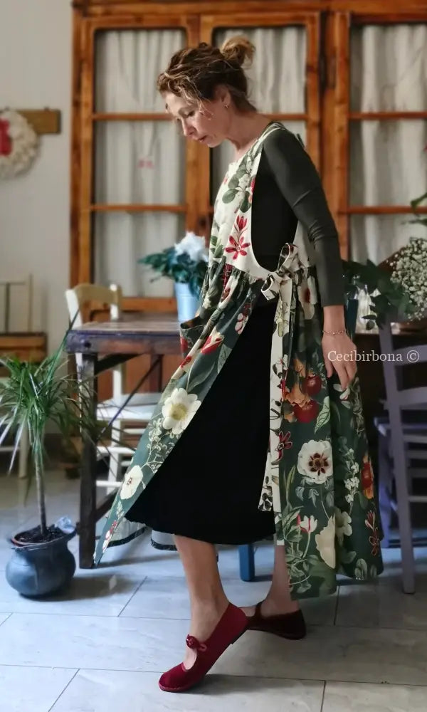 Grembiule “Botanica” in cotone patchwork crema e verde (Ref. 485) grembiule donna tessuti moderni