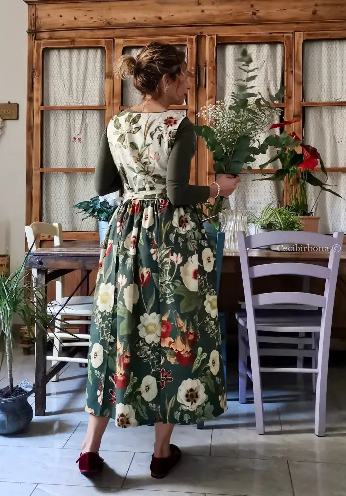 Grembiule “Botanica” in cotone patchwork crema e verde (Ref. 485) grembiule donna tessuti moderni