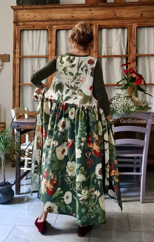Grembiule “Botanica” in cotone patchwork crema e verde (Ref. 485) grembiule donna tessuti moderni
