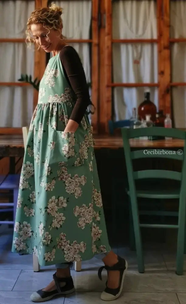Grembiule con i fiori di pesco (Ref. 85) grembiule donna tessuti moderni