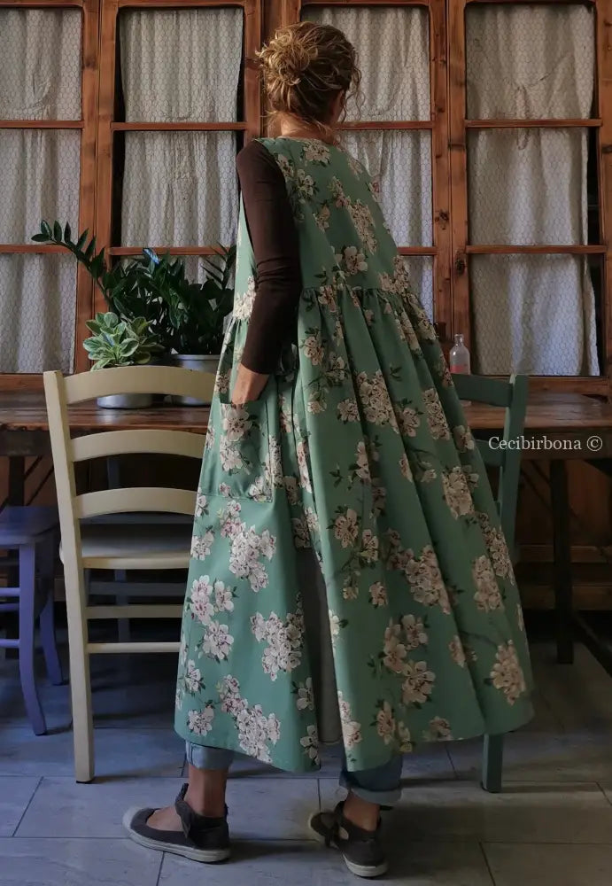 Grembiule con i fiori di pesco (Ref. 85) grembiule donna tessuti moderni