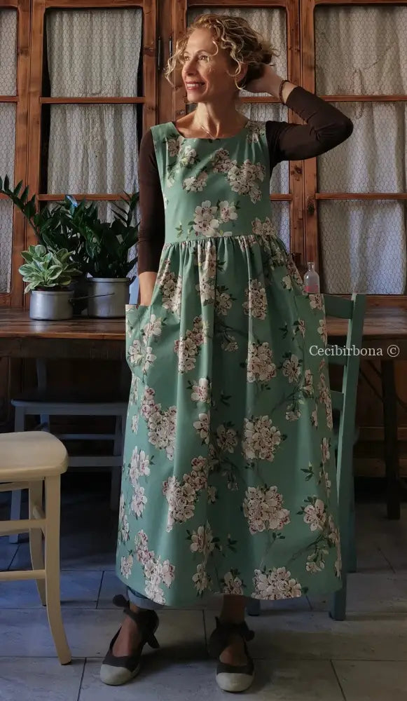 Grembiule con i fiori di pesco (Ref. 85) grembiule donna tessuti moderni