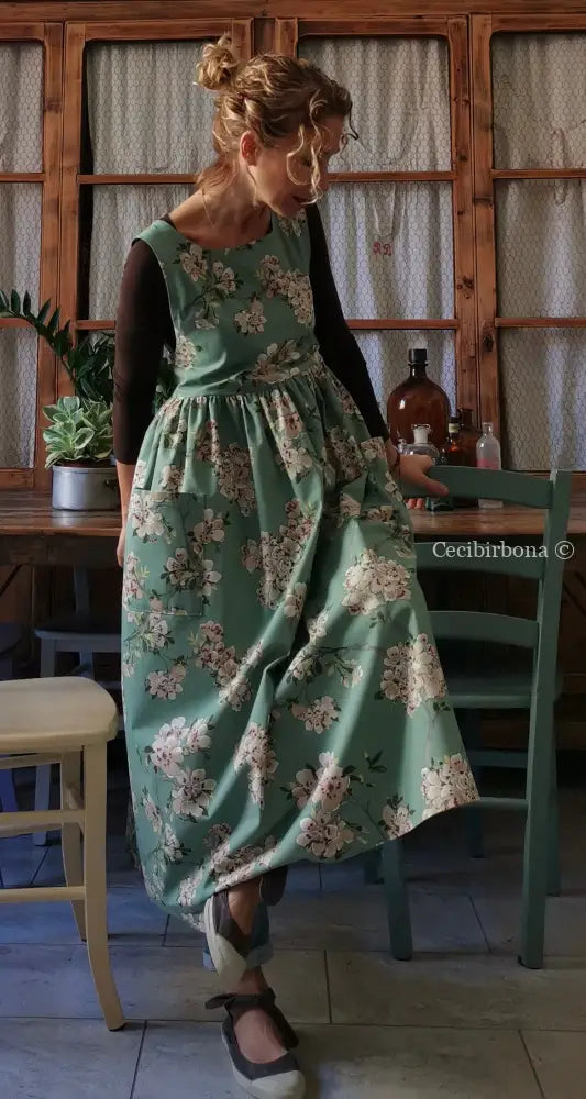 Grembiule con i fiori di pesco (Ref. 85) grembiule donna tessuti moderni