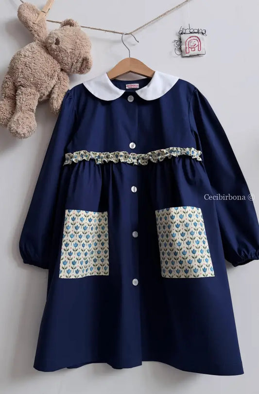 Grembiule con i tulipani azzurri e la rouche - grembiule scuola bimba