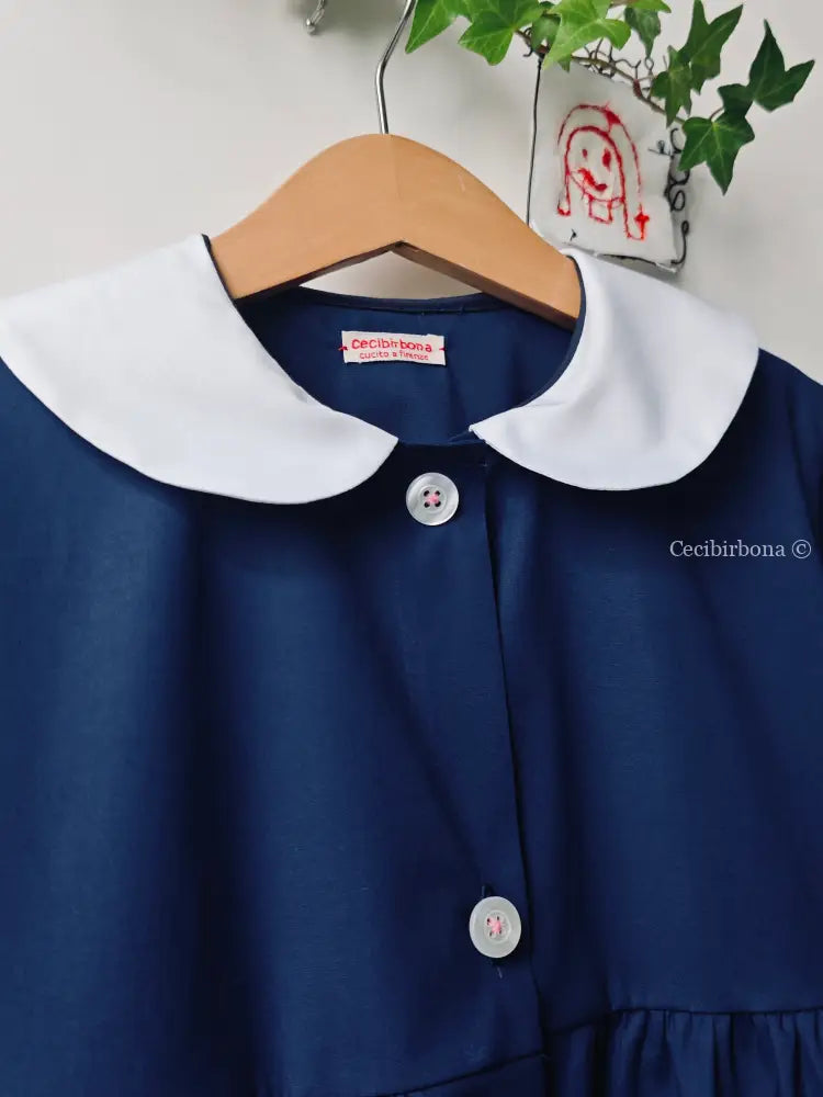 Grembiule con i tulipani azzurri grembiule scuola bimba