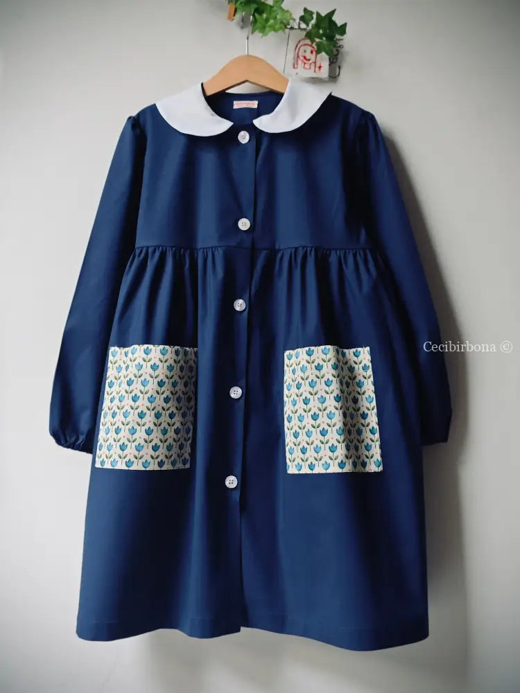Grembiule con i tulipani azzurri grembiule scuola bimba