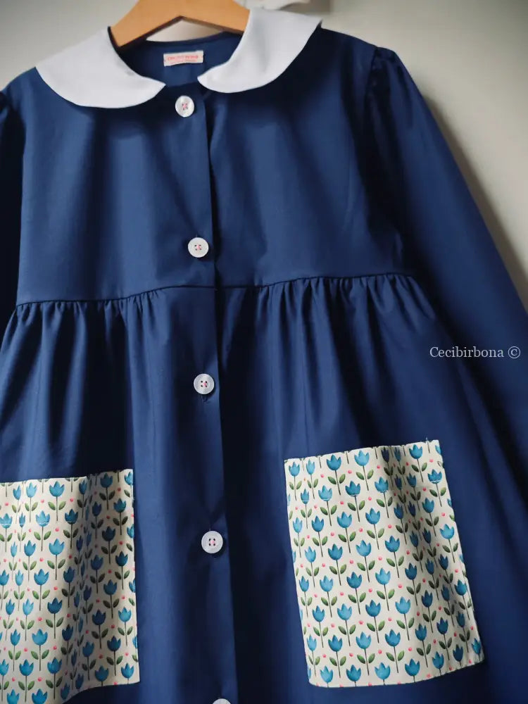 Grembiule con i tulipani azzurri grembiule scuola bimba