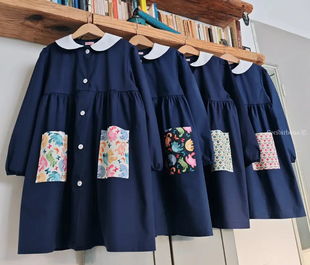 Grembiule con i tulipani azzurri grembiule scuola bimba