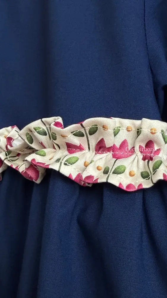 Grembiule con i tulipani rosa e la rouche - grembiule scuola bimba