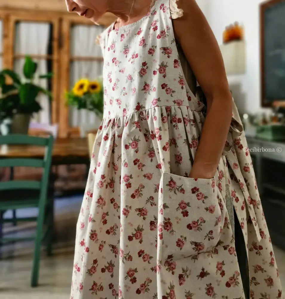 Grembiule con roselline da cucina per donna (Ref. 46) grembiule donna tessuti moderni