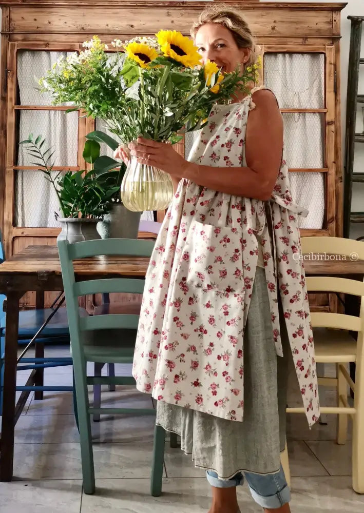 Grembiule con roselline da cucina per donna (Ref. 46) grembiule donna tessuti moderni