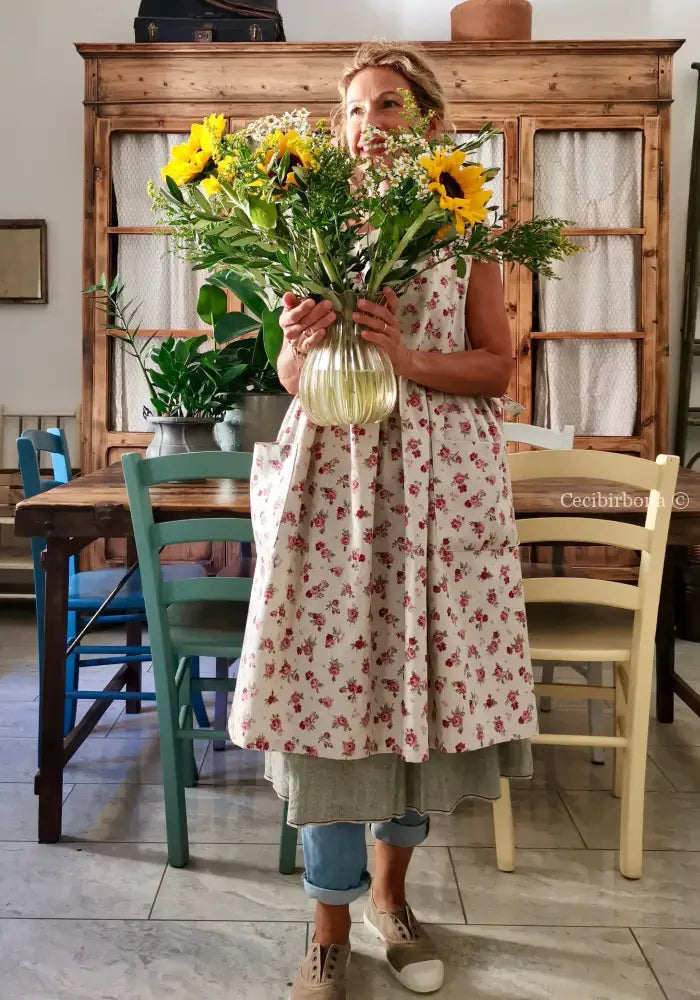 Grembiule con roselline da cucina per donna (Ref. 46) grembiule donna tessuti moderni