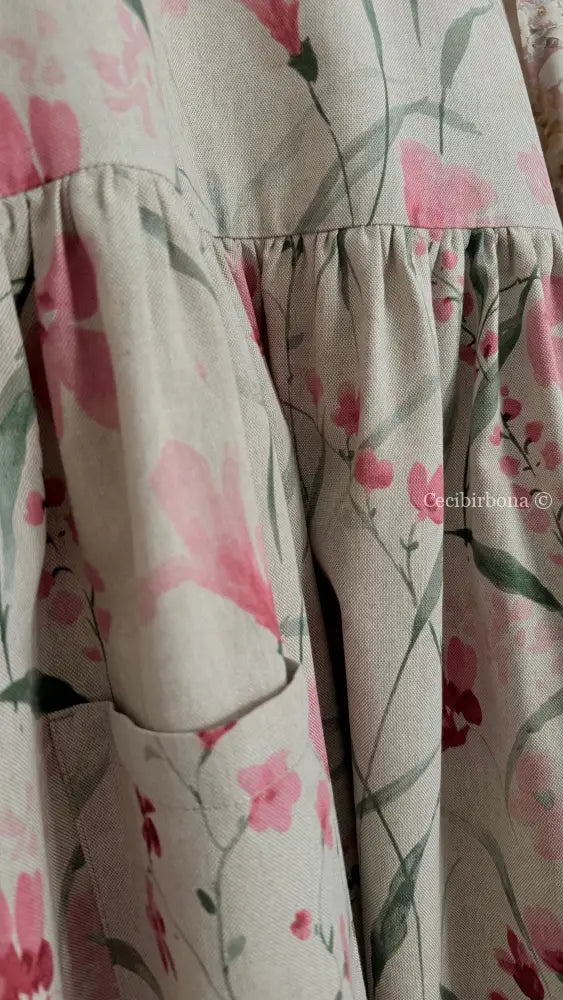 Grembiule con stampa floreale acquerellata di fresie e iris (Ref. 530) - grembiule donna tessuti moderni